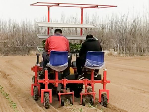 辣椒移栽機存放時的注意事項